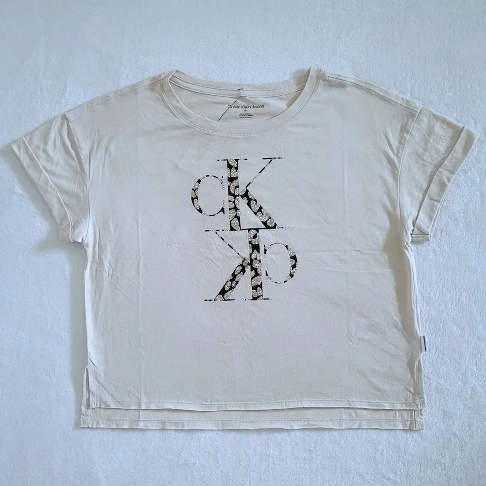Calvin Klein Jeans👖 Mirrored🪞 Cheetah Print CK Logo Tee👕 - NWT